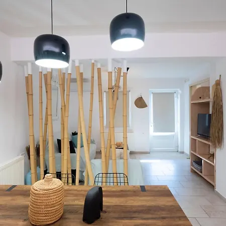 Mykonos Dot * Ано Мера