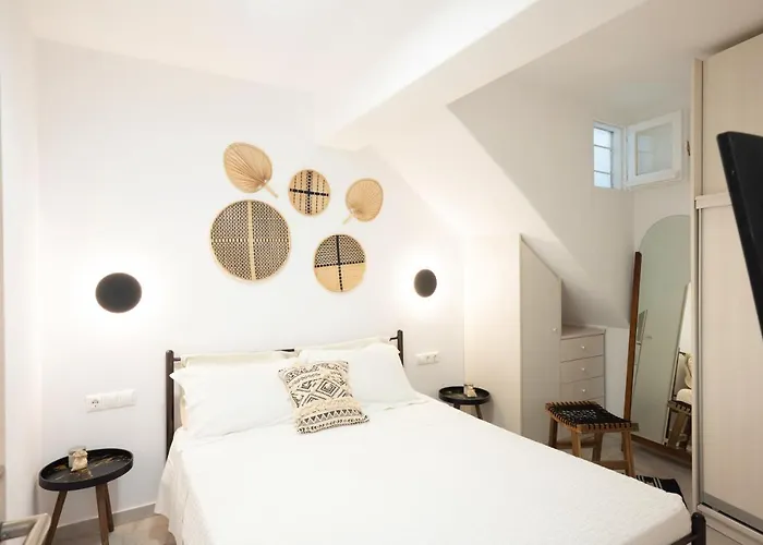 Mykonos Dot * Ано Мера