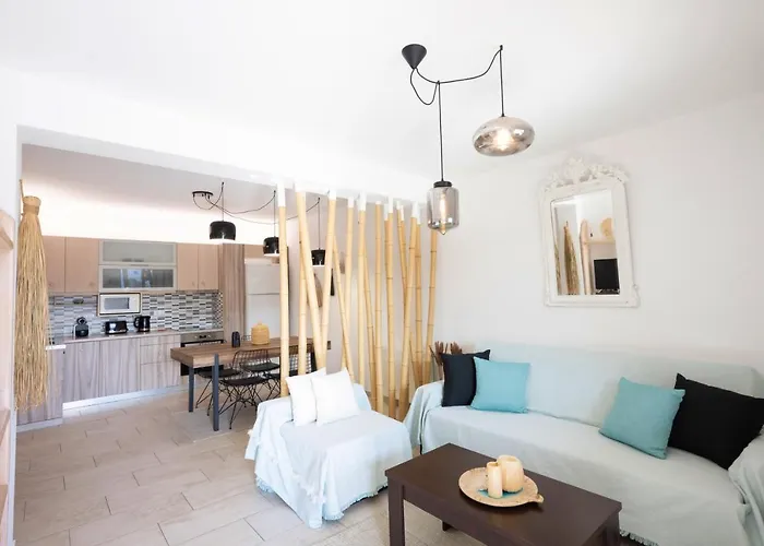 Mykonos Dot Ano Mera