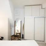 Mykonos Dot *