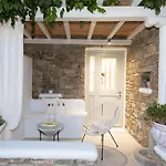 Mykonos Dot Ano Mera