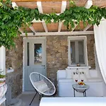 Mykonos Dot Ano Mera
